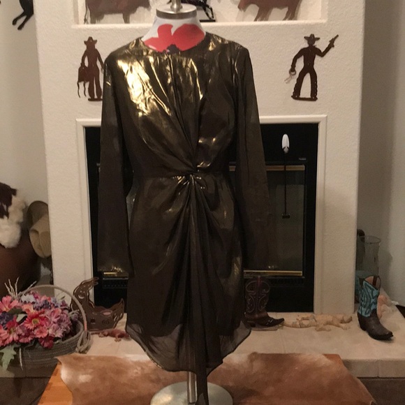 Gold metallic dress. - Picture 1 of 2